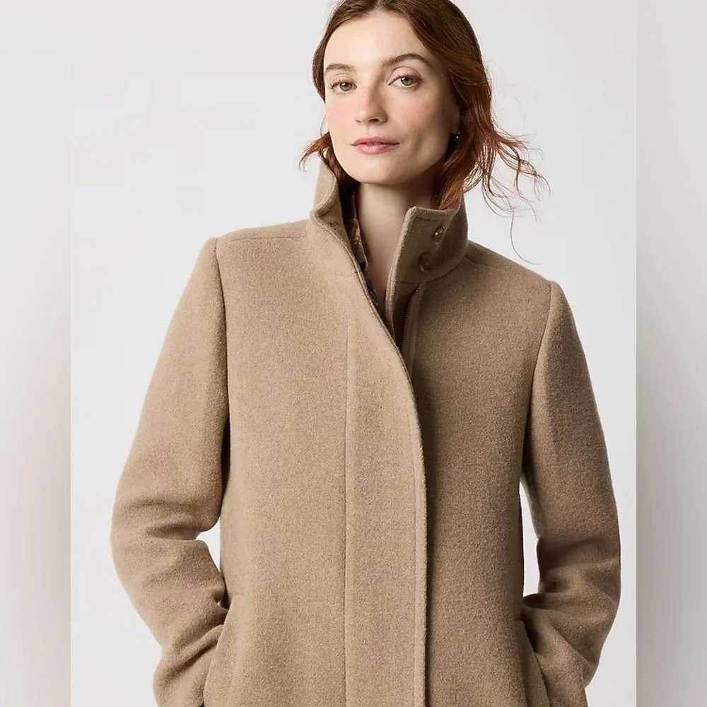 J. Crew Factory City coat with a button neck in Hthr Mushroom color size 4